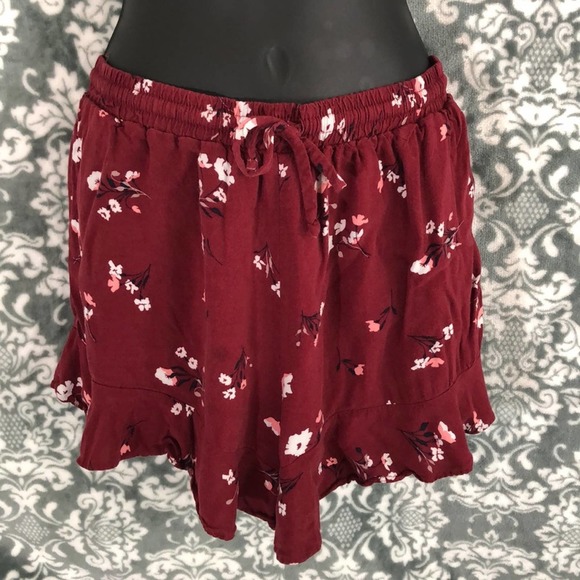 Ruffled Burgundy Floral Shorts Size XS - Picture 1 of 10